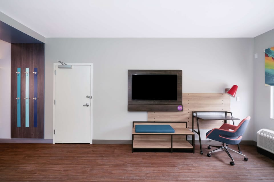 Desk, blackout drapes, iron/ironing board, free WiFi