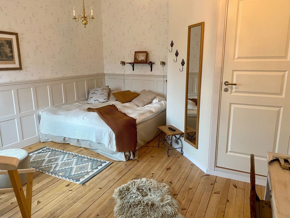 Double Room | Individually decorated, individually furnished, free WiFi, bed sheets