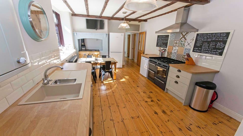 Cottage (6 Bedrooms) | Interior