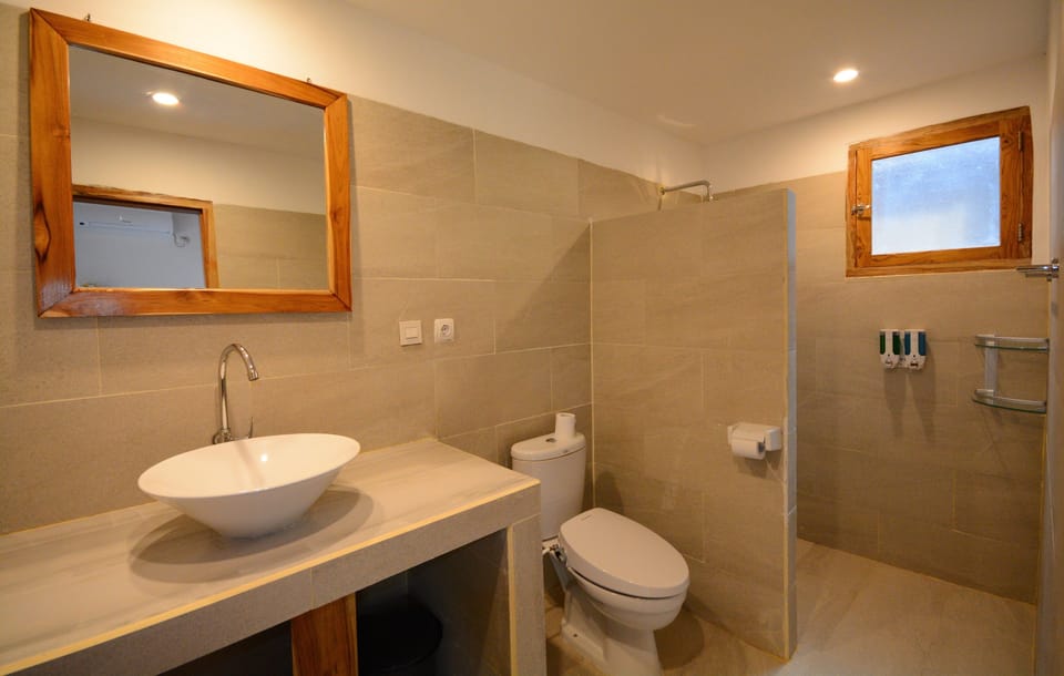 Deluxe Bungalow, Pool View | Blackout drapes, WiFi (free), bed sheets