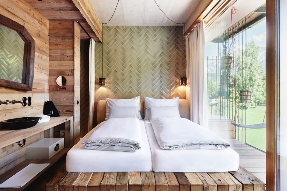 Deluxe Double Room, Balcony | In-room safe, individually decorated, individually furnished