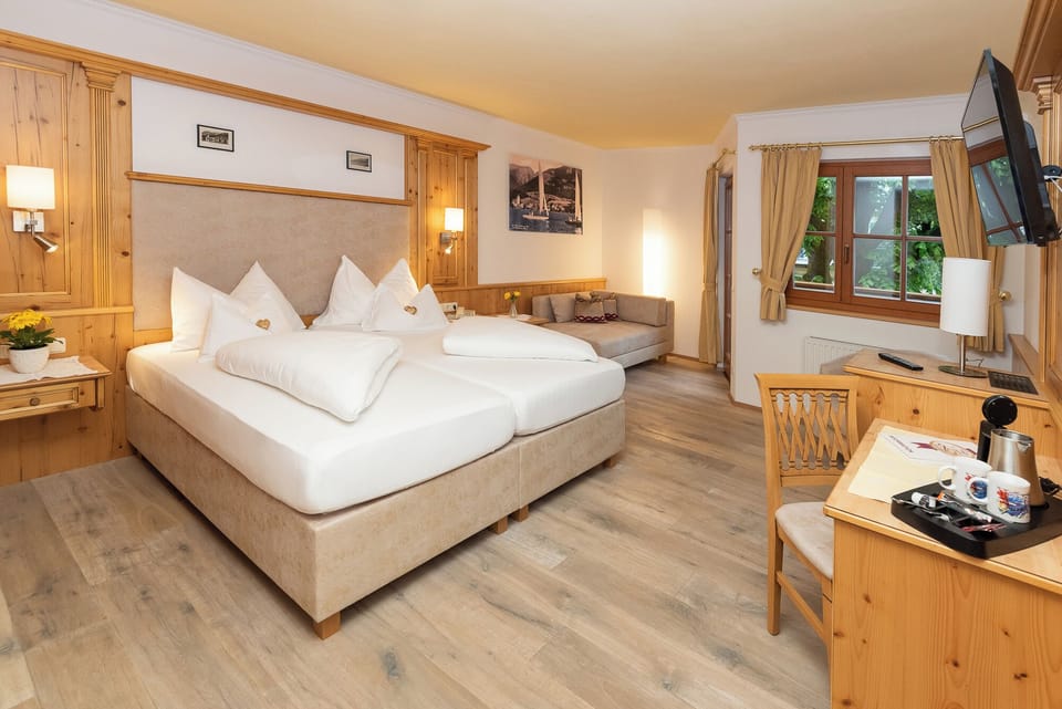 Superior Double Room, Non Smoking, City View | Premium bedding, in-room safe, individually decorated