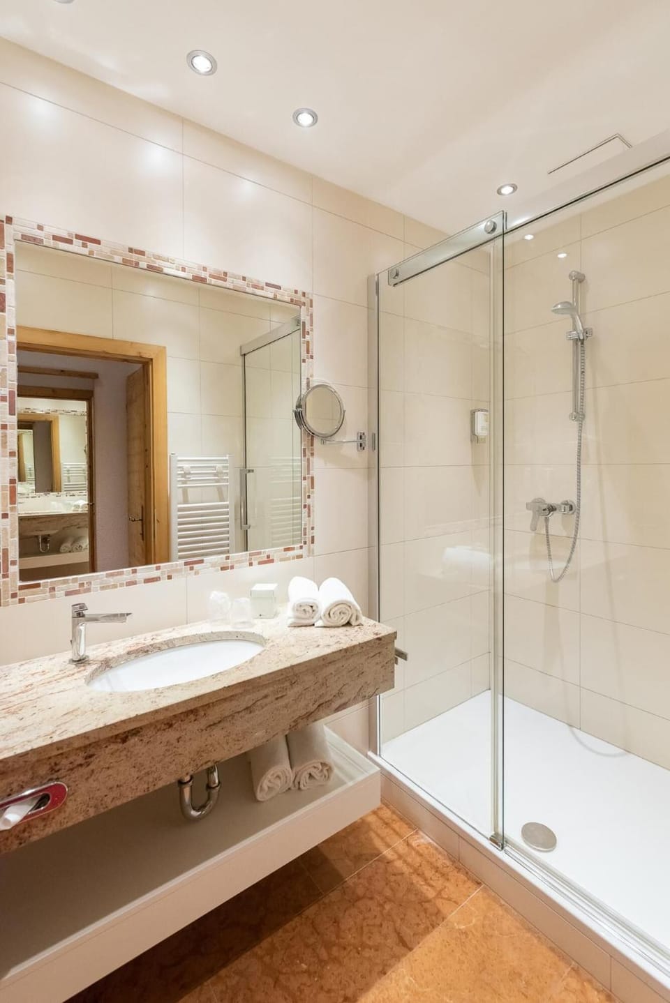 Separate tub and shower, deep soaking tub, free toiletries, hair dryer