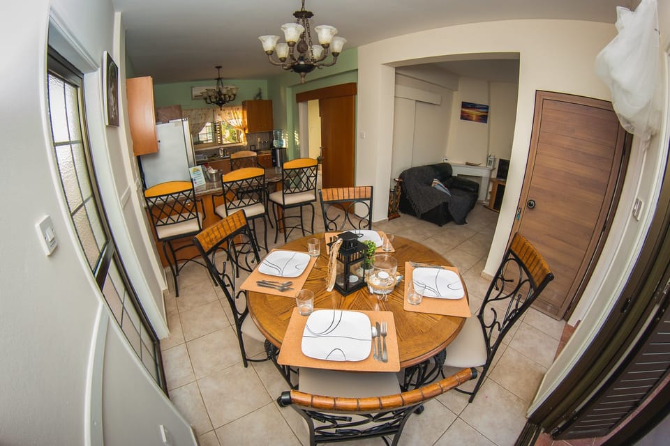 Villa, 3 Bedrooms | In-room dining