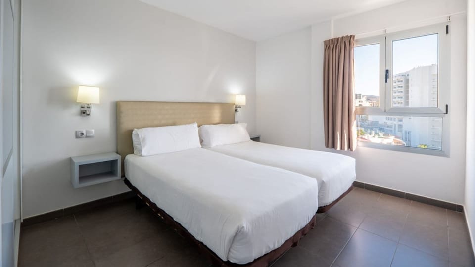 Superior Studio Suite, Balcony | Premium bedding, in-room safe, free WiFi, bed sheets