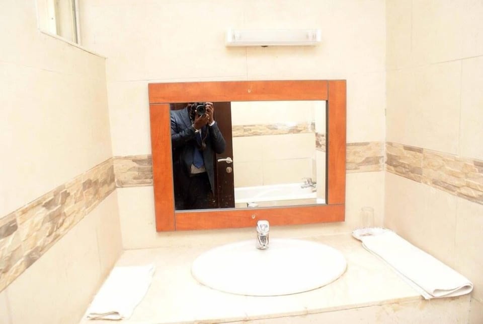 Bathroom sink