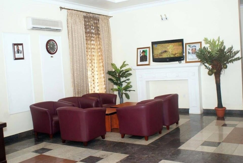 Executive Room | Living area | Flat-screen TV