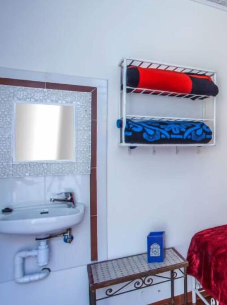 Bathroom sink