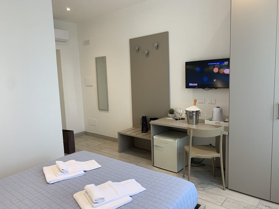Standard Double Room | In-room safe, desk, free WiFi, bed sheets