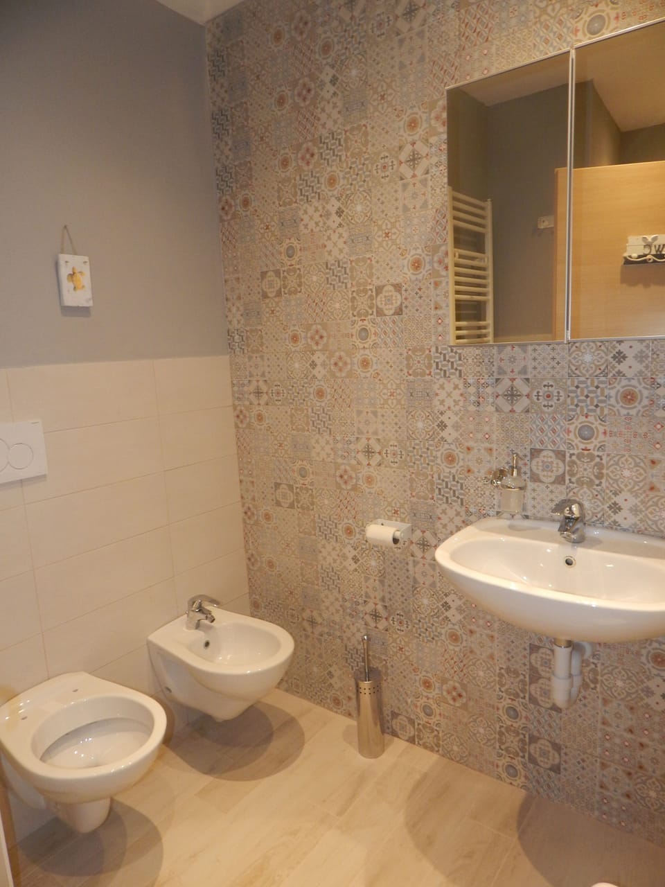Double Room, Ground Floor | Bathroom | Free toiletries, hair dryer, slippers, bidet