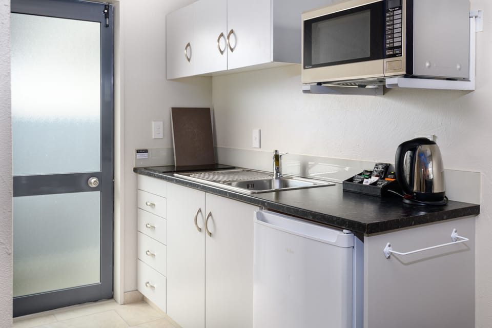 Standard Apartment, 2 Bedrooms | Private kitchen | Coffee/tea maker, fridge, electric kettle