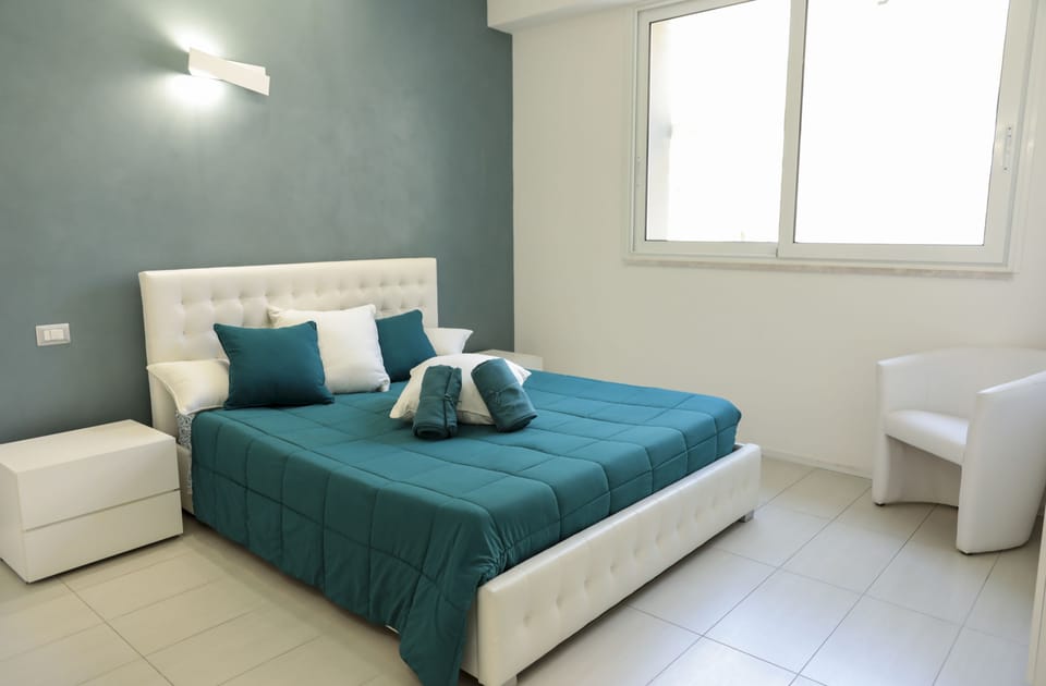 Deluxe Double Room | Down comforters, WiFi (free), bed sheets