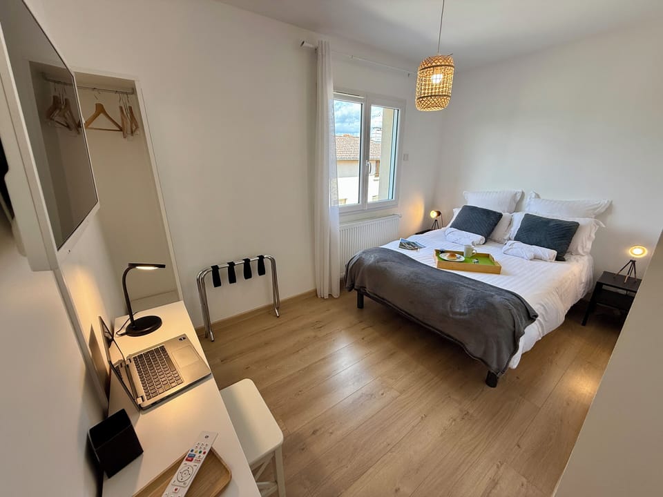 Superior Double or Twin Room, Private Bathroom, City View (Bugey) | Premium bedding, blackout drapes, soundproofing, free WiFi