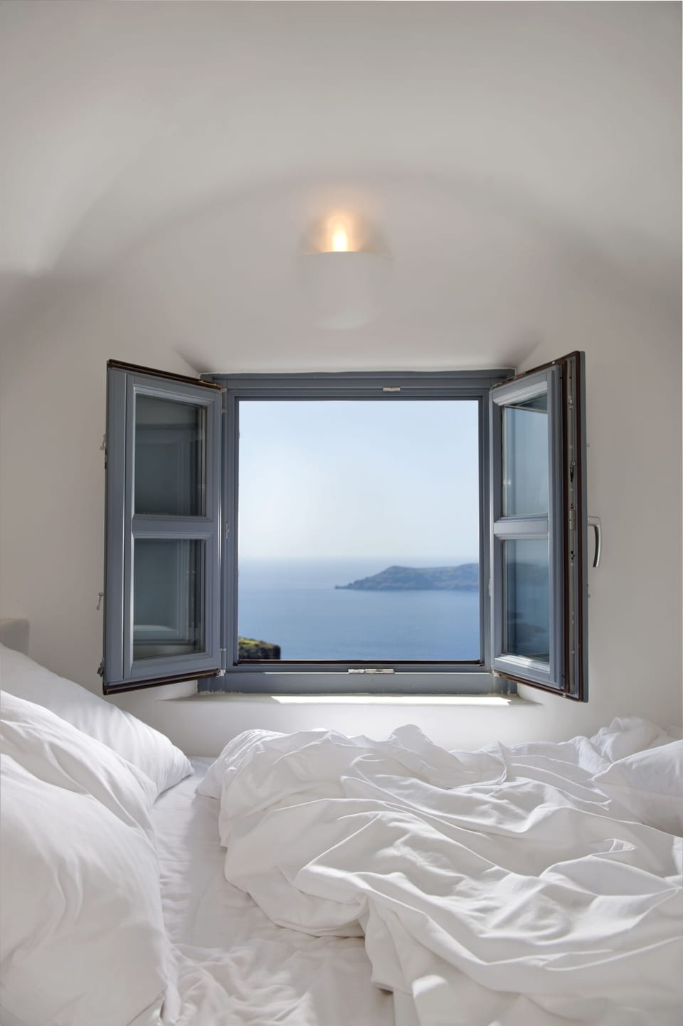 Premium Loft with Pool Access Caldera View | Premium bedding, pillowtop beds, minibar, in-room safe