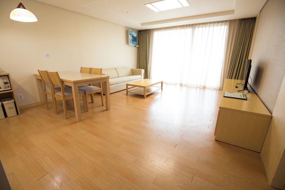 [Greenpia Condominium] 25A Type Mountain view | Blackout drapes, free WiFi, bed sheets