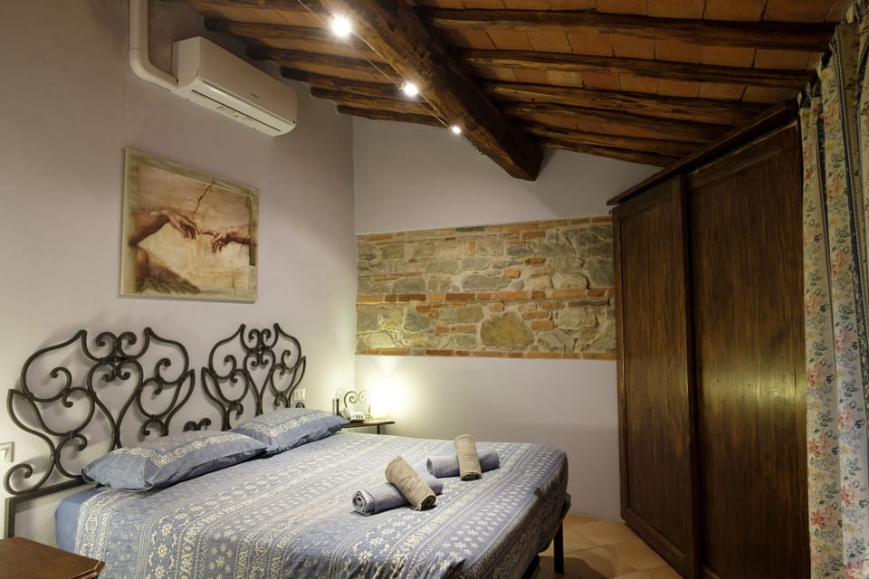 Single Room | Individually decorated, individually furnished, desk, soundproofing