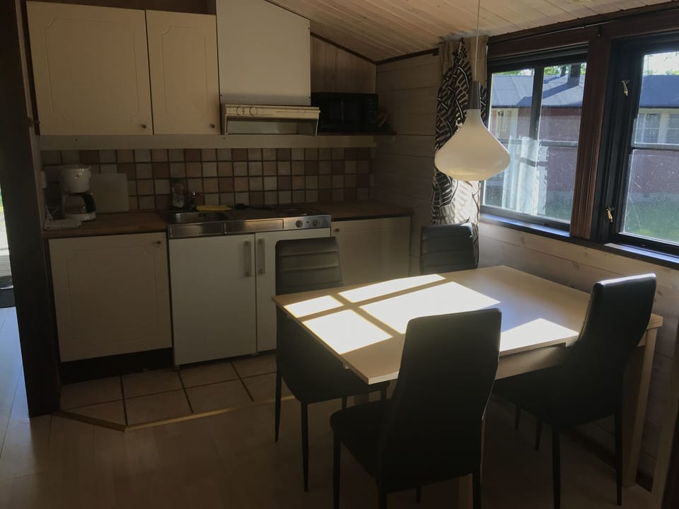 Standard Cabin, 2 Bedrooms | In-room dining