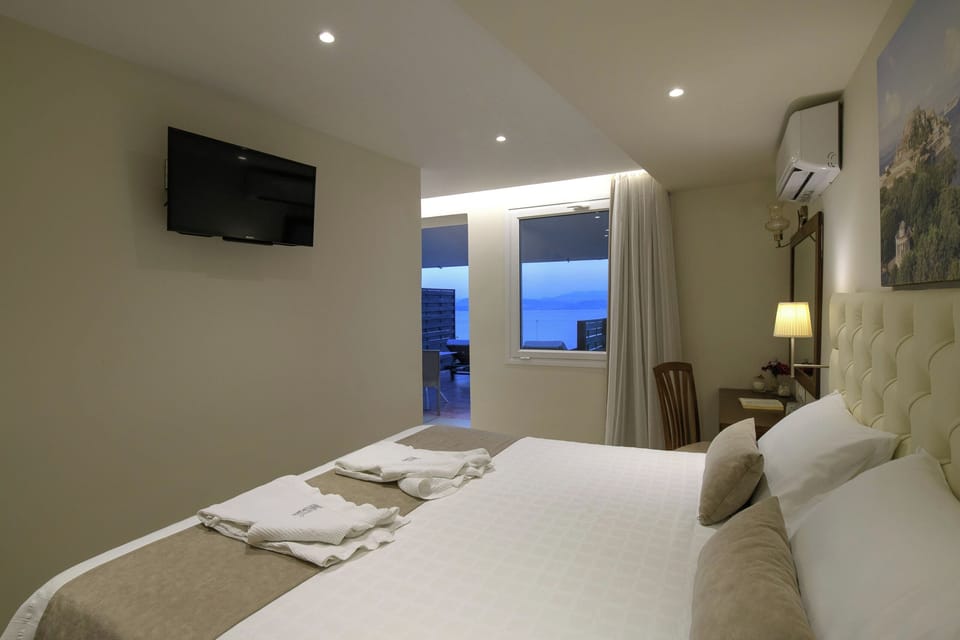 Deluxe Room | In-room safe, free WiFi, bed sheets