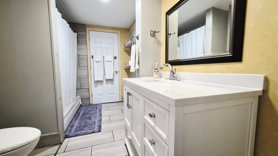 Free toiletries, hair dryer, bathrobes, towels