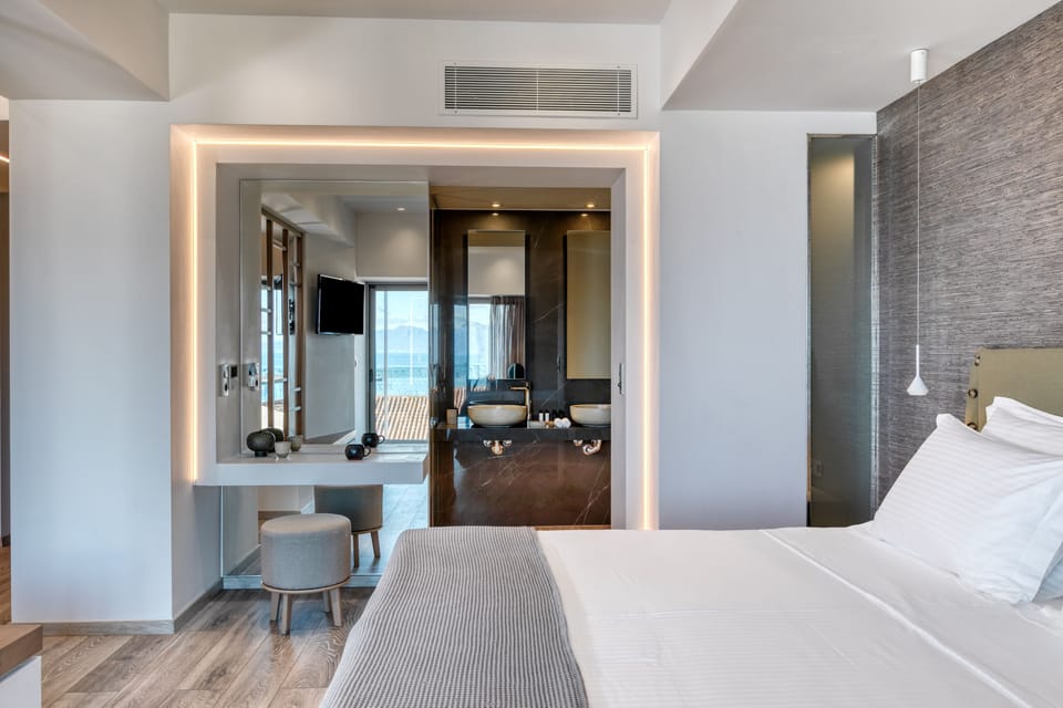 Suite, Sea View | Premium bedding, in-room safe, blackout drapes, soundproofing