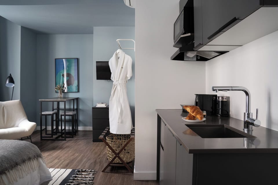 204 (Stairs Only) | Private kitchen | Espresso maker, coffee/tea maker, electric kettle