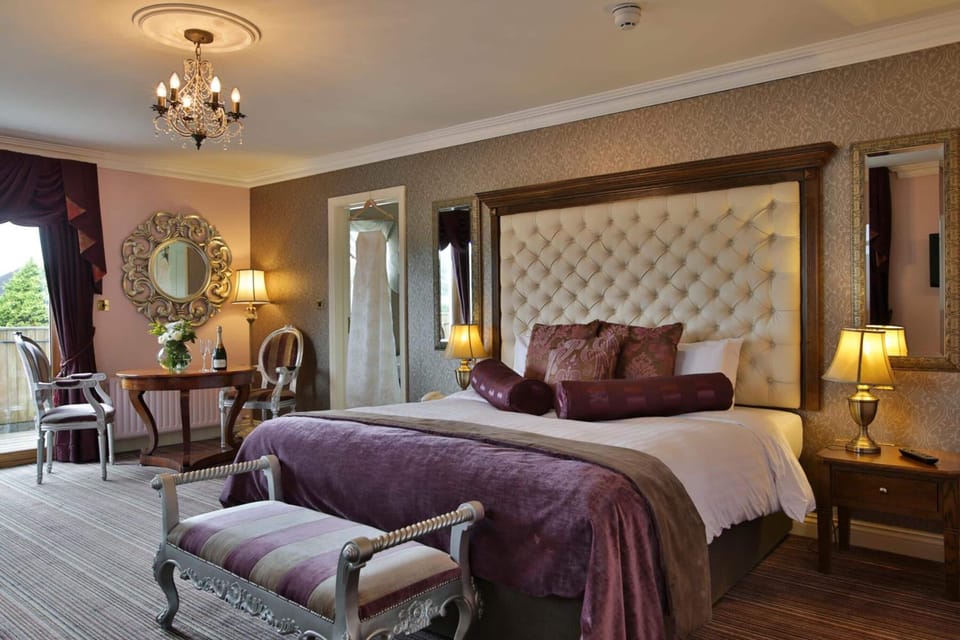 In-room safe, desk, iron/ironing board (on request), WiFi (free)