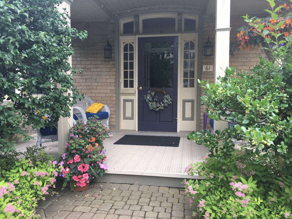 Cottage on Caledonia Bed & Breakfast Bed and Breakfast in Stratford