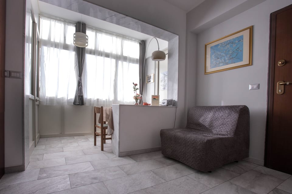 Studio | Living area