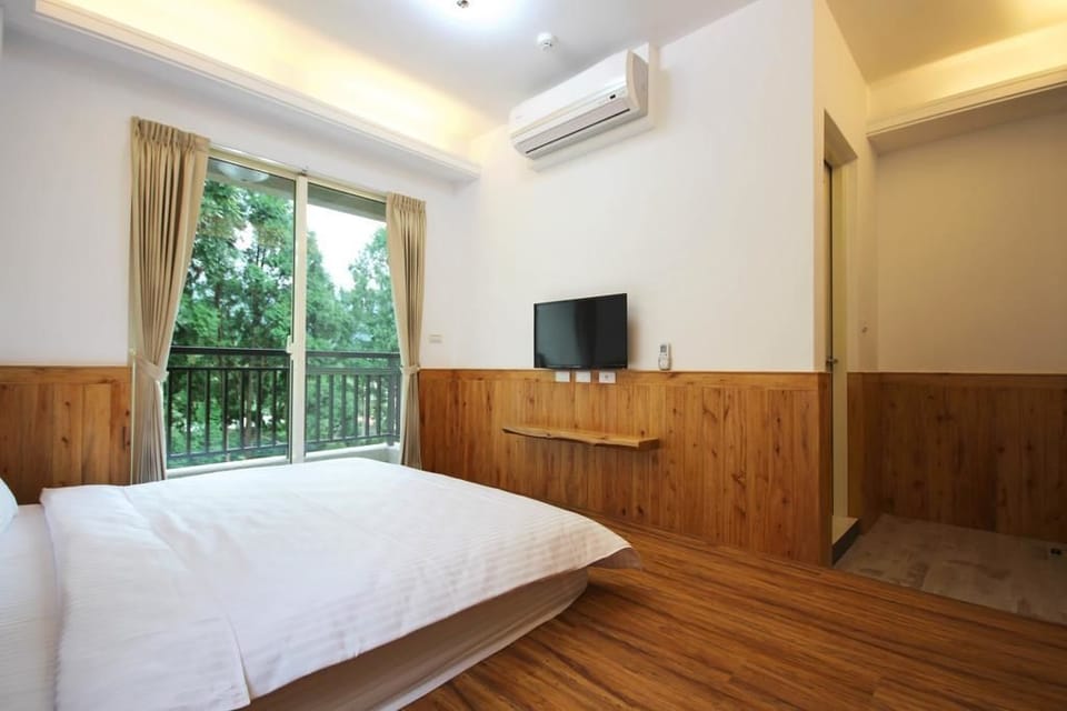 Double Room | Desk, blackout drapes, free WiFi, bed sheets