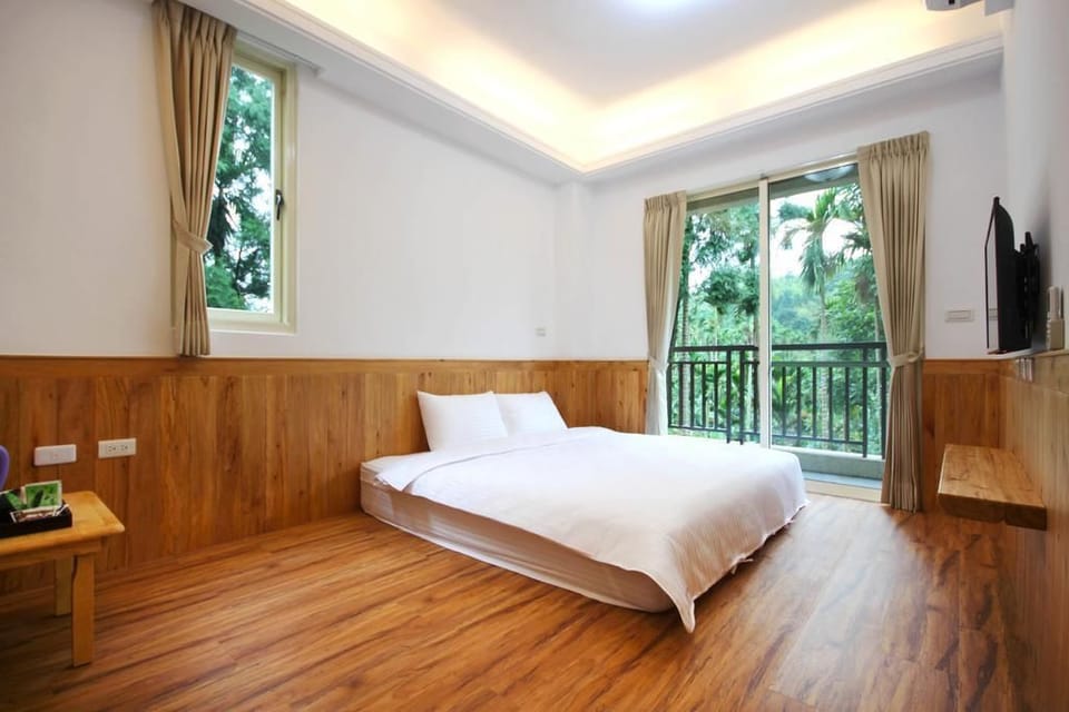 Double Room | Desk, blackout drapes, free WiFi, bed sheets