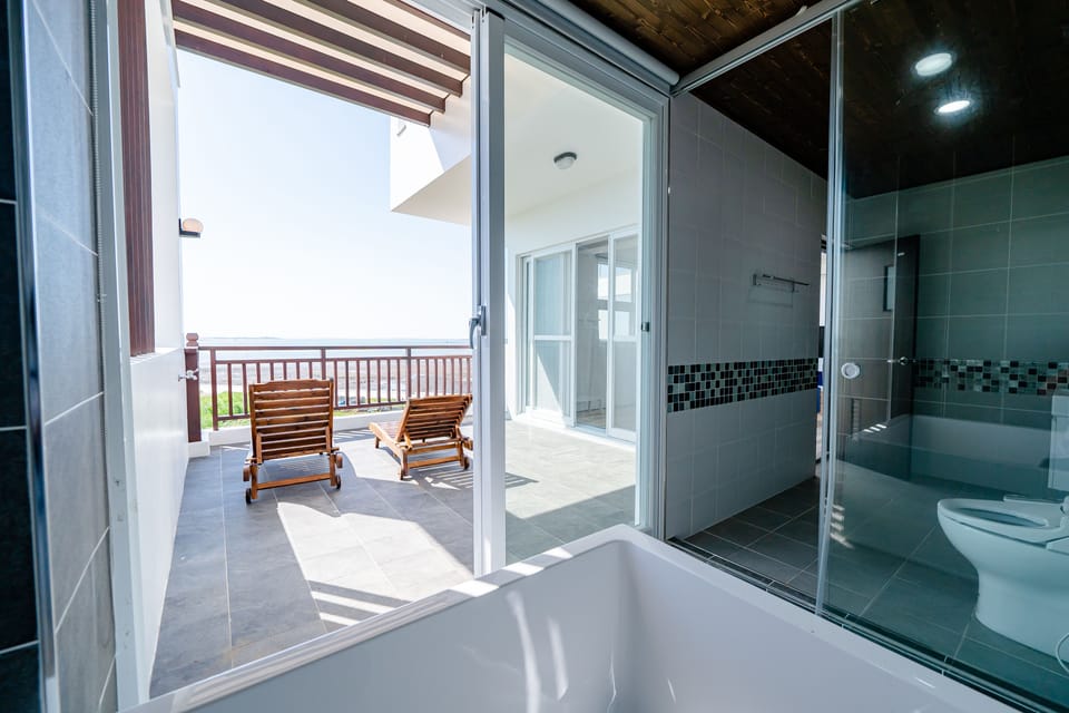 Double Room | Bathroom | Hair dryer, slippers, towels, soap