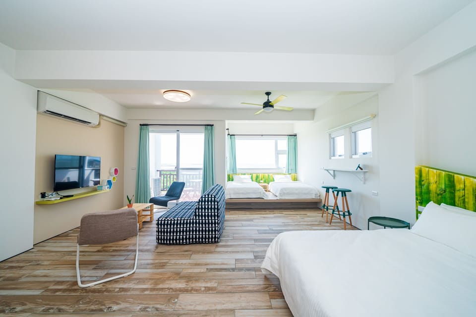 Quadruple Room | Minibar, soundproofing, free WiFi, bed sheets