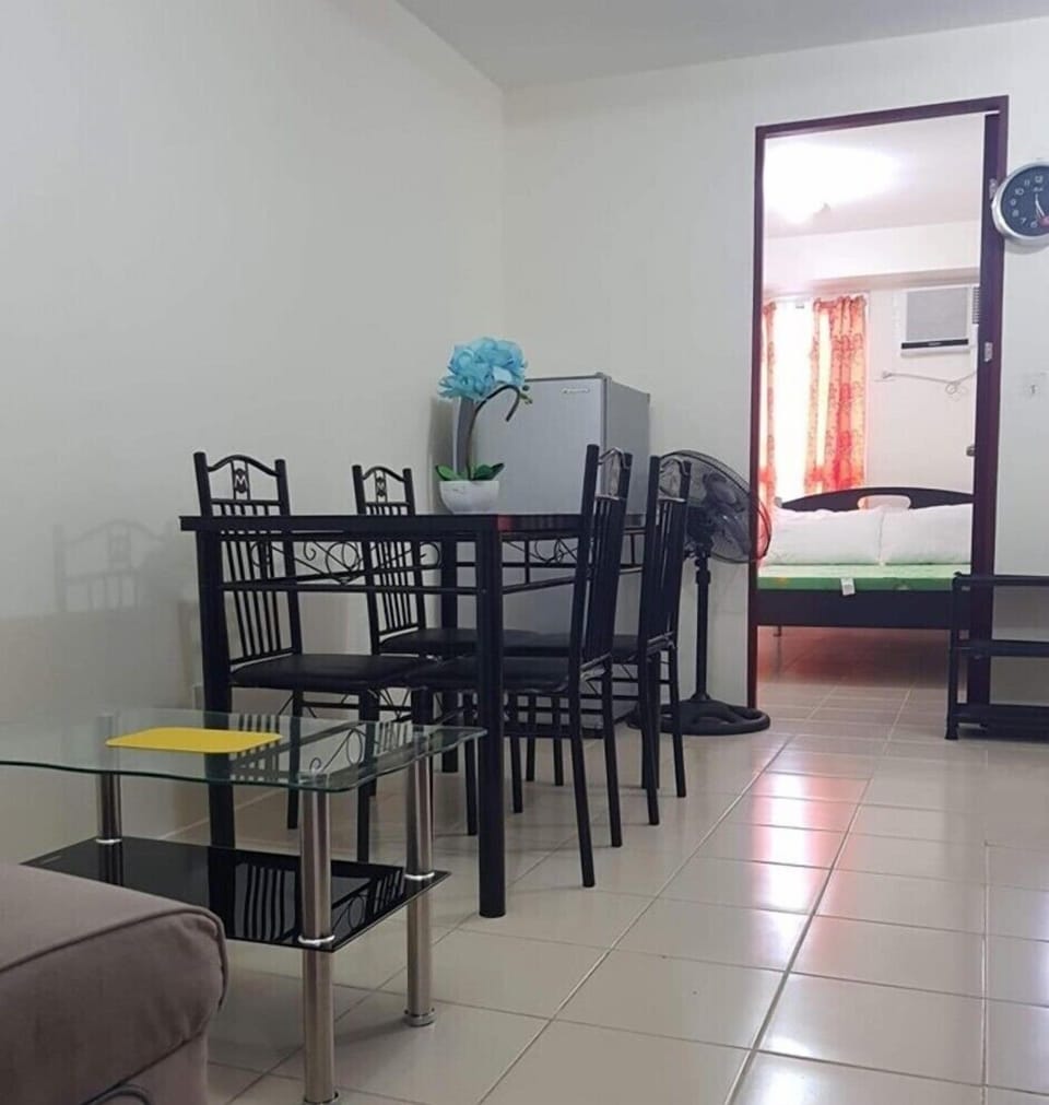 Family Double Room, 2 Bedrooms, Non Smoking, Harbor View | Living area