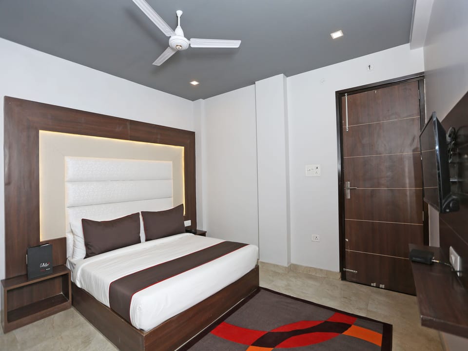 Deluxe Room | In-room safe, soundproofing, iron/ironing board, free WiFi