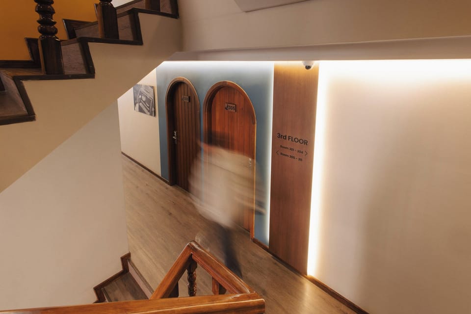 Handrails in hallways