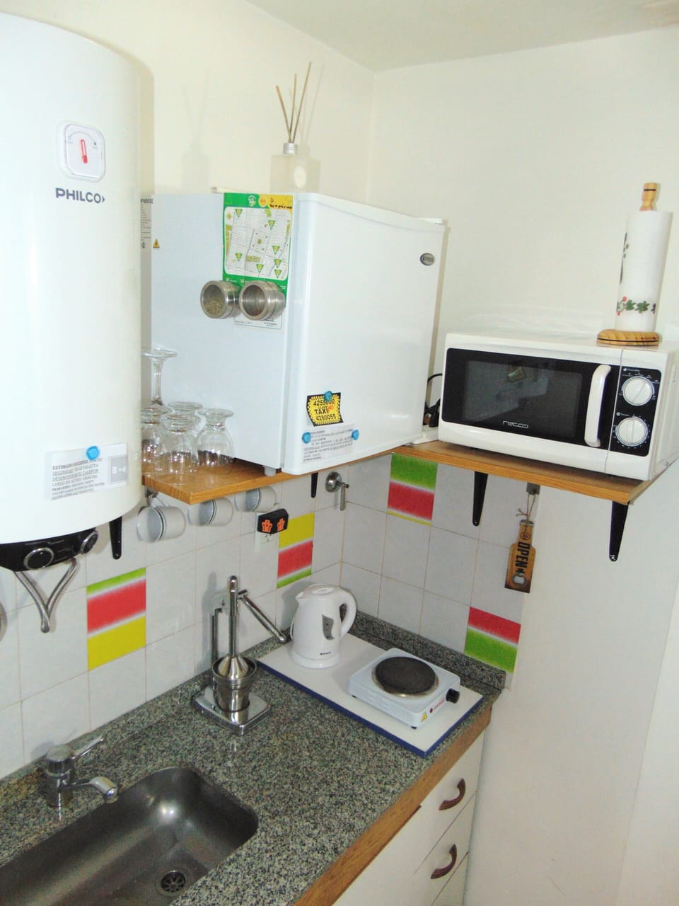 Apartment, City View (Parking) | Private kitchenette | Fridge, microwave, stovetop, electric kettle
