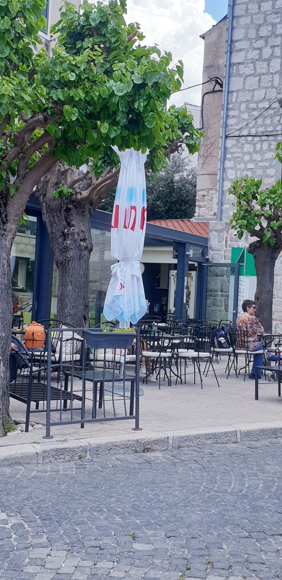 Coffee shop