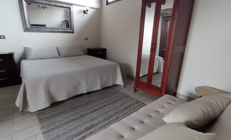 Triple Room | Hypo-allergenic bedding available, blackout drapes, soundproofing
