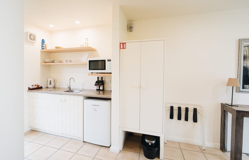 Fridge, microwave, stovetop, electric kettle