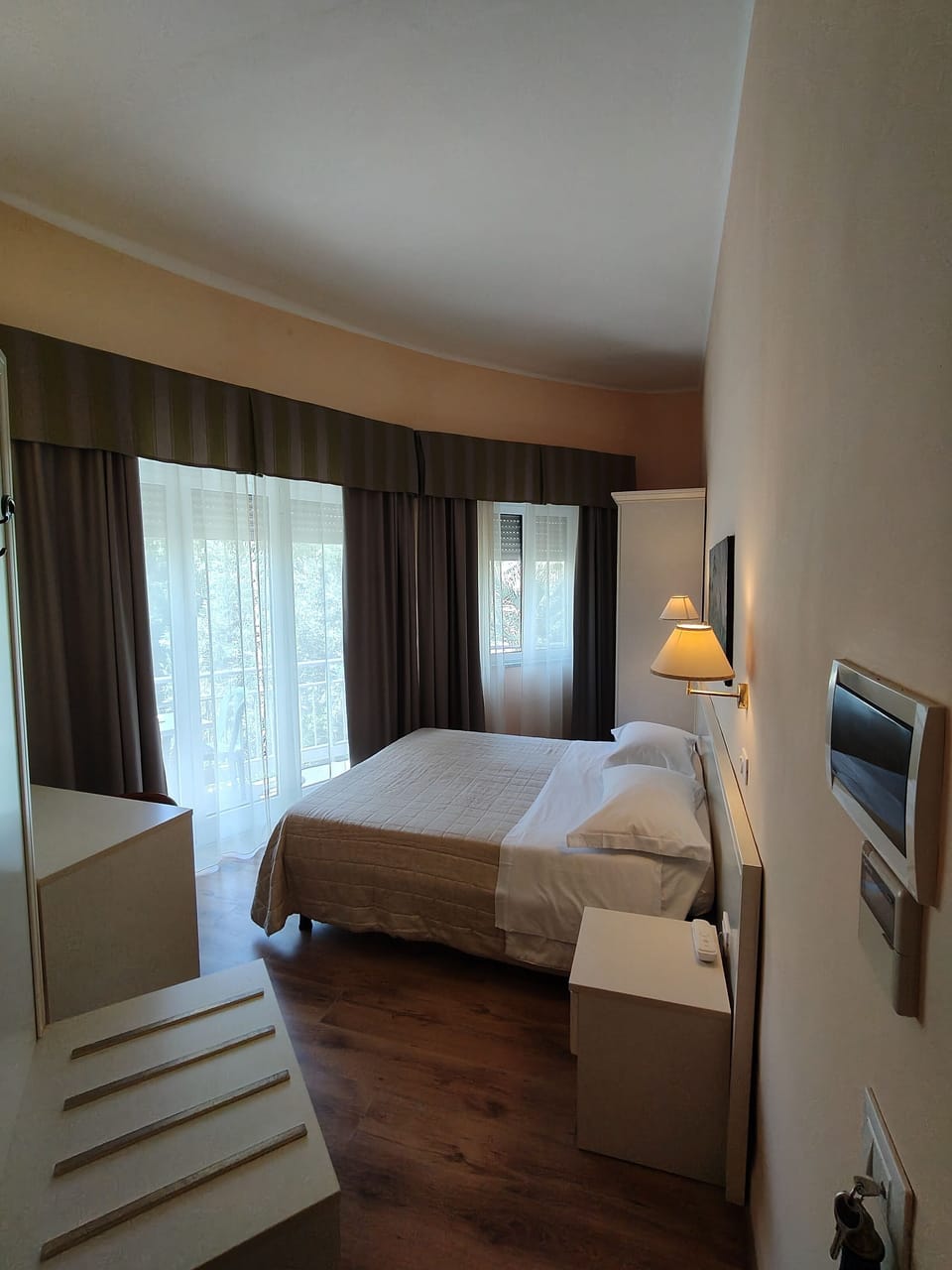 Comfort Double Room, Balcony, Garden View | Minibar, in-room safe, desk, WiFi (free)