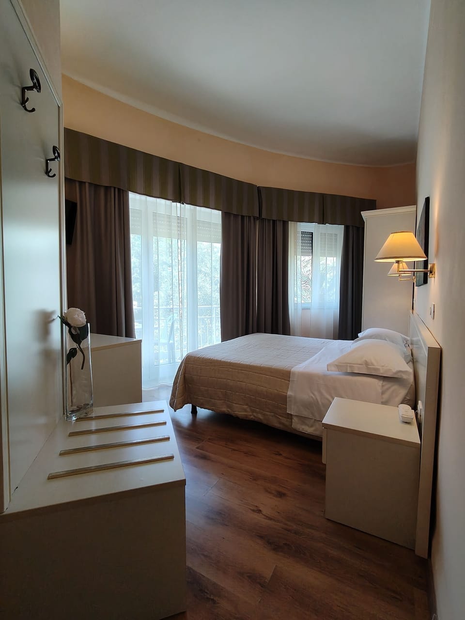 Comfort Double Room, Balcony, Garden View | Minibar, in-room safe, desk, cribs/infant beds