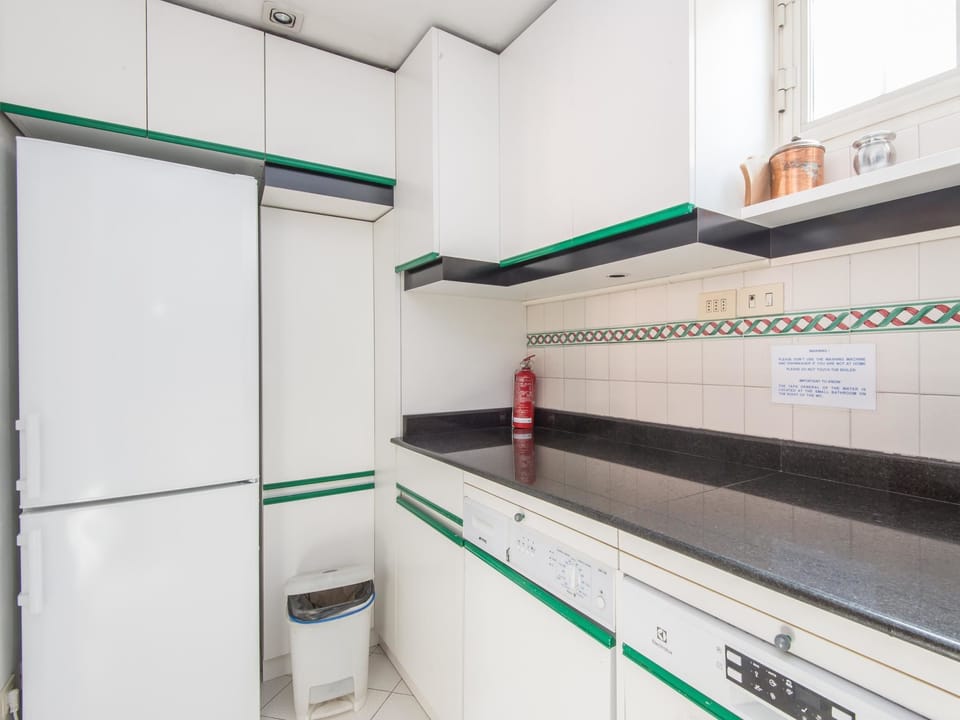 Apartment, 2 Bedrooms | Private kitchen | Full-size fridge, oven, stovetop, dishwasher