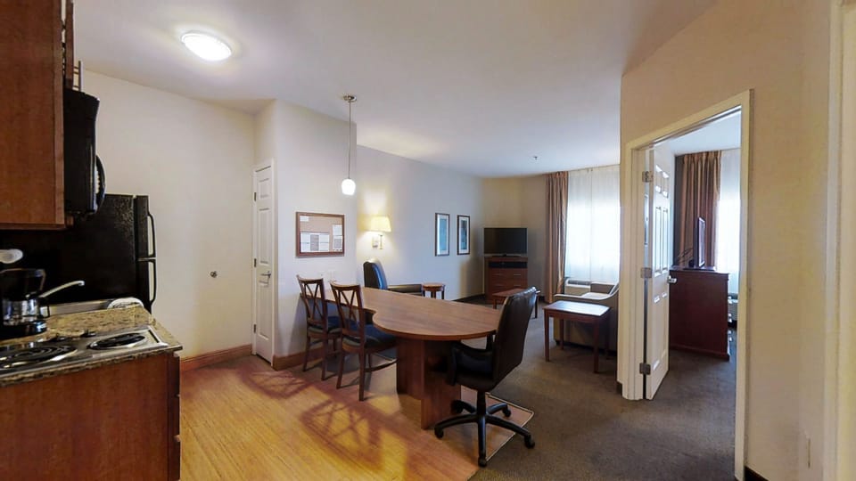 Premium bedding, pillowtop beds, in-room safe, desk