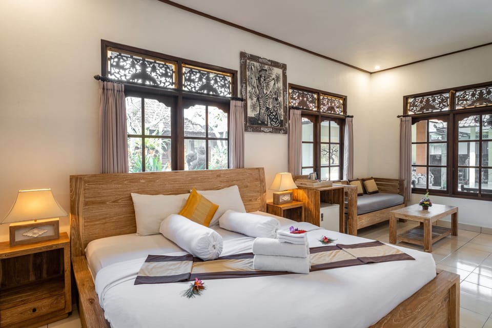 Premium bedding, Select Comfort beds, free minibar, desk