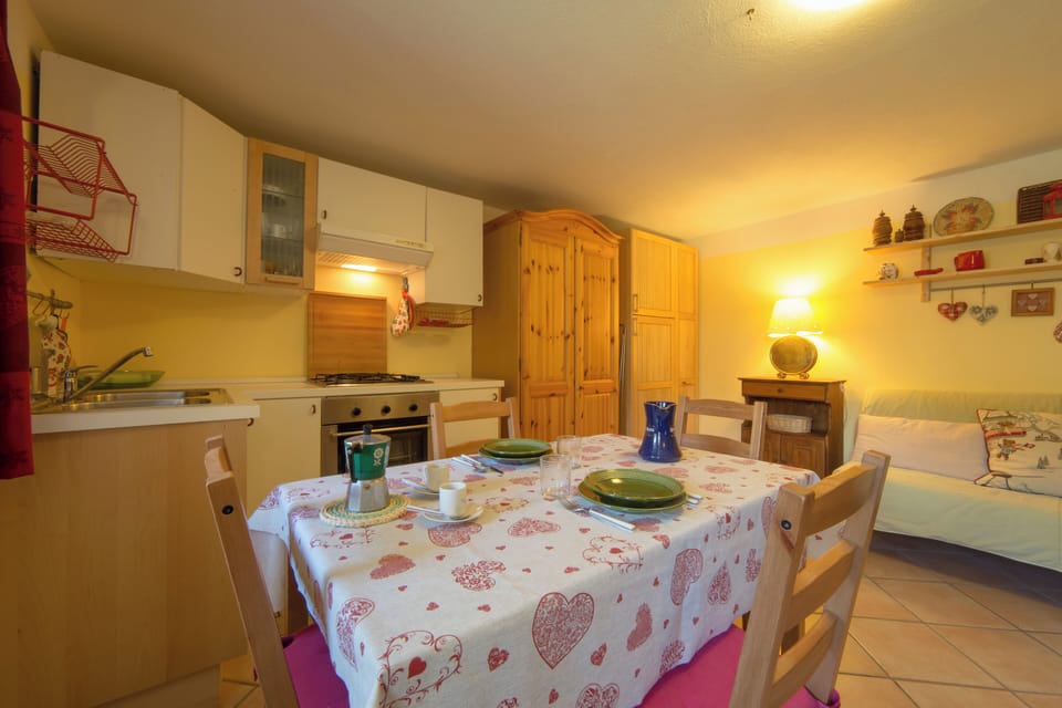 Family Studio | Private kitchen | Coffee/tea maker, electric kettle