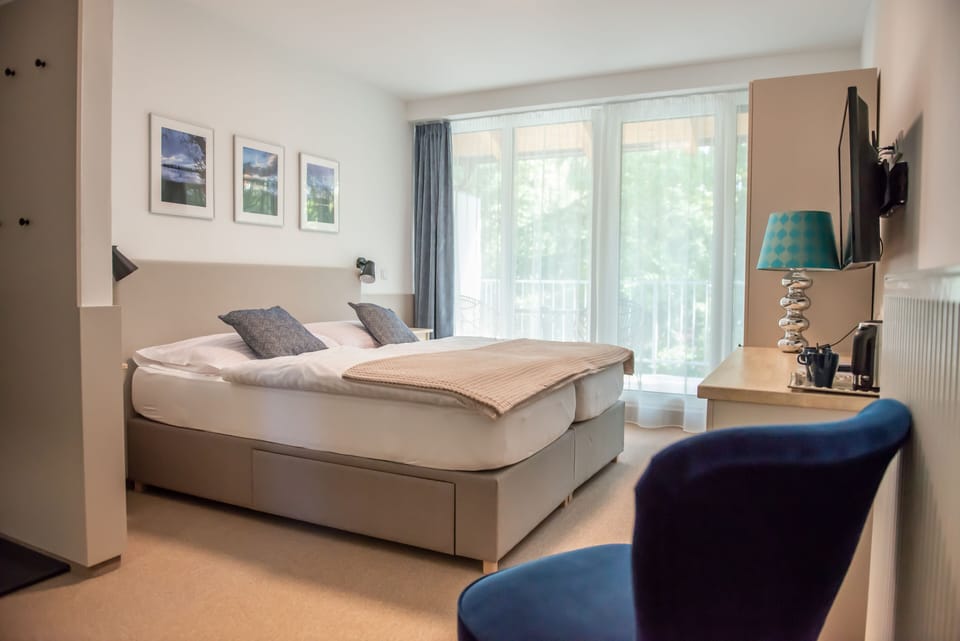 Superior Double Room | Laptop workspace, cribs/infant beds, free WiFi, bed sheets