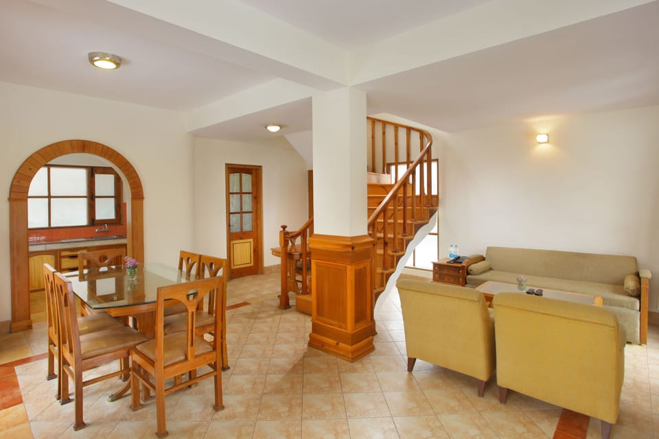 Cottage, 1 King Bed | Living area | TV, toys