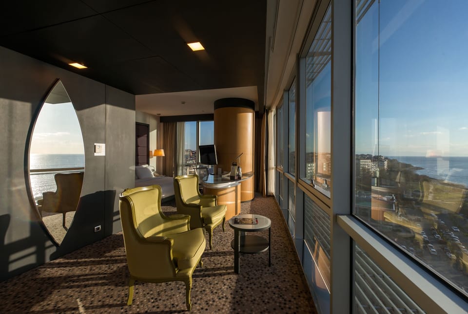 Family Suite, 1 King Bed | Premium bedding, in-room safe, laptop workspace, blackout drapes