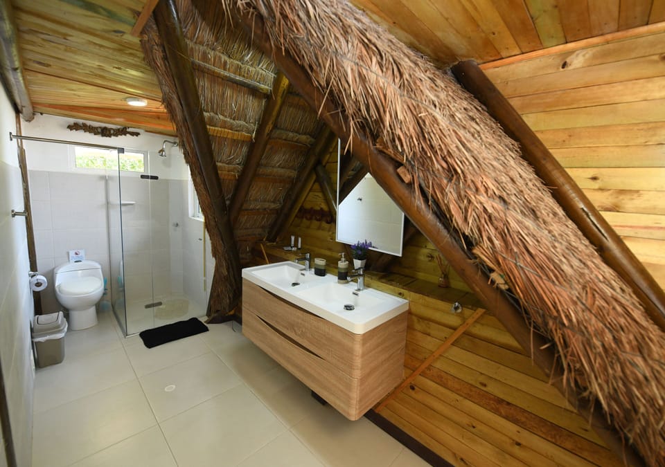 Luxury Room | Minibar, WiFi (free), bed sheets