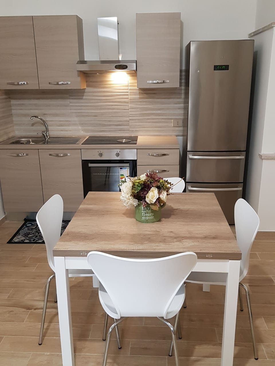 Studio Suite, Multiple Beds (Right side) | In-room dining